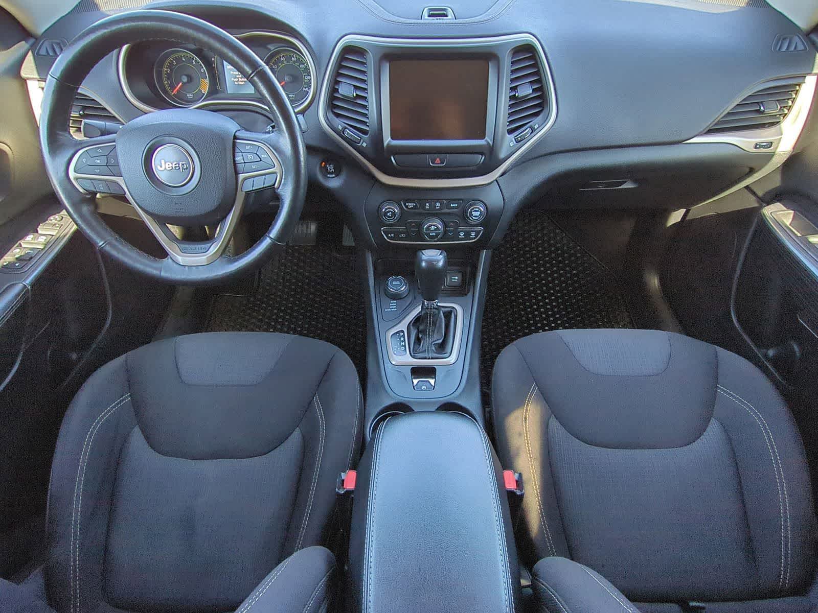 Thumbnail: 2016 Jeep Cherokee - 15