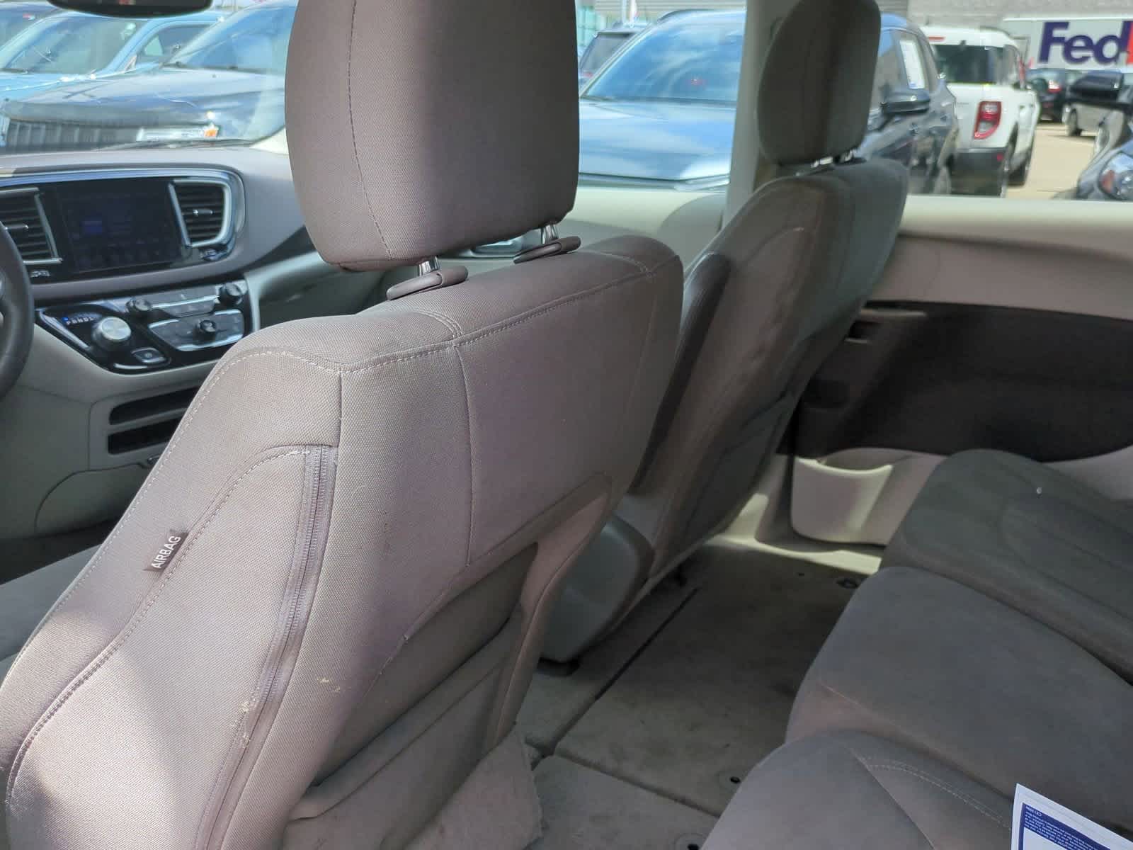 2017 Chrysler Pacifica Touring 18