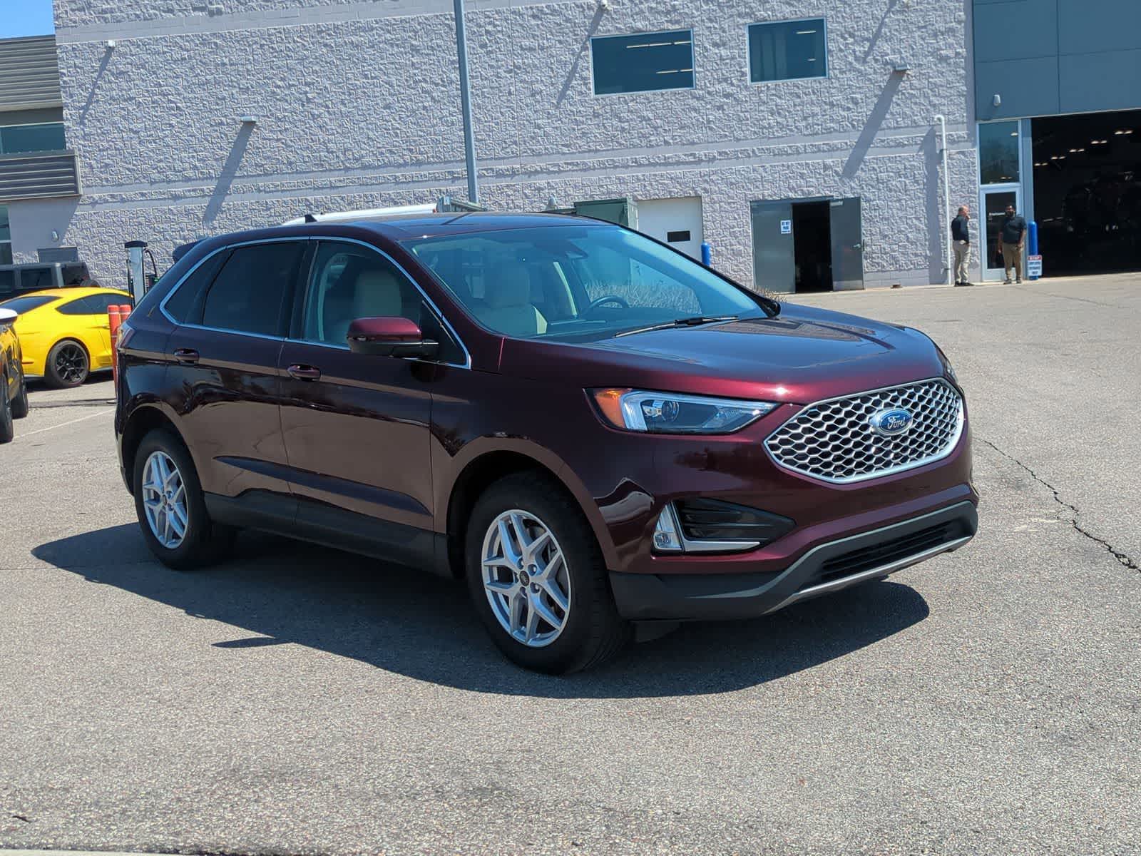 Thumbnail: 2023 Ford Edge - 2