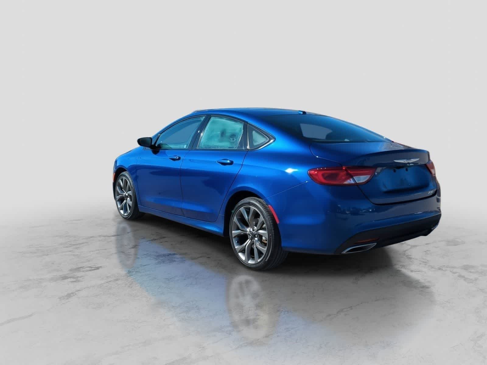 Thumbnail: 2016 Chrysler 200 - 6