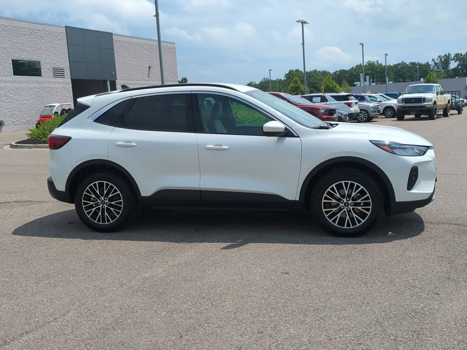 Thumbnail: 2024 Ford Escape - 9