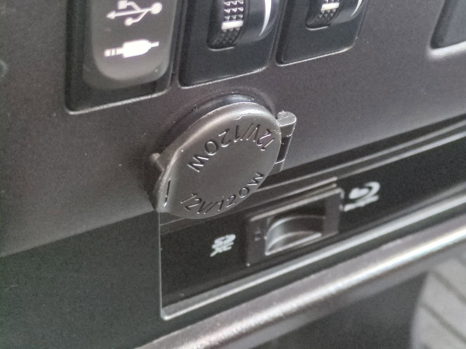 Thumbnail: 2015 Toyota Sienna - 35