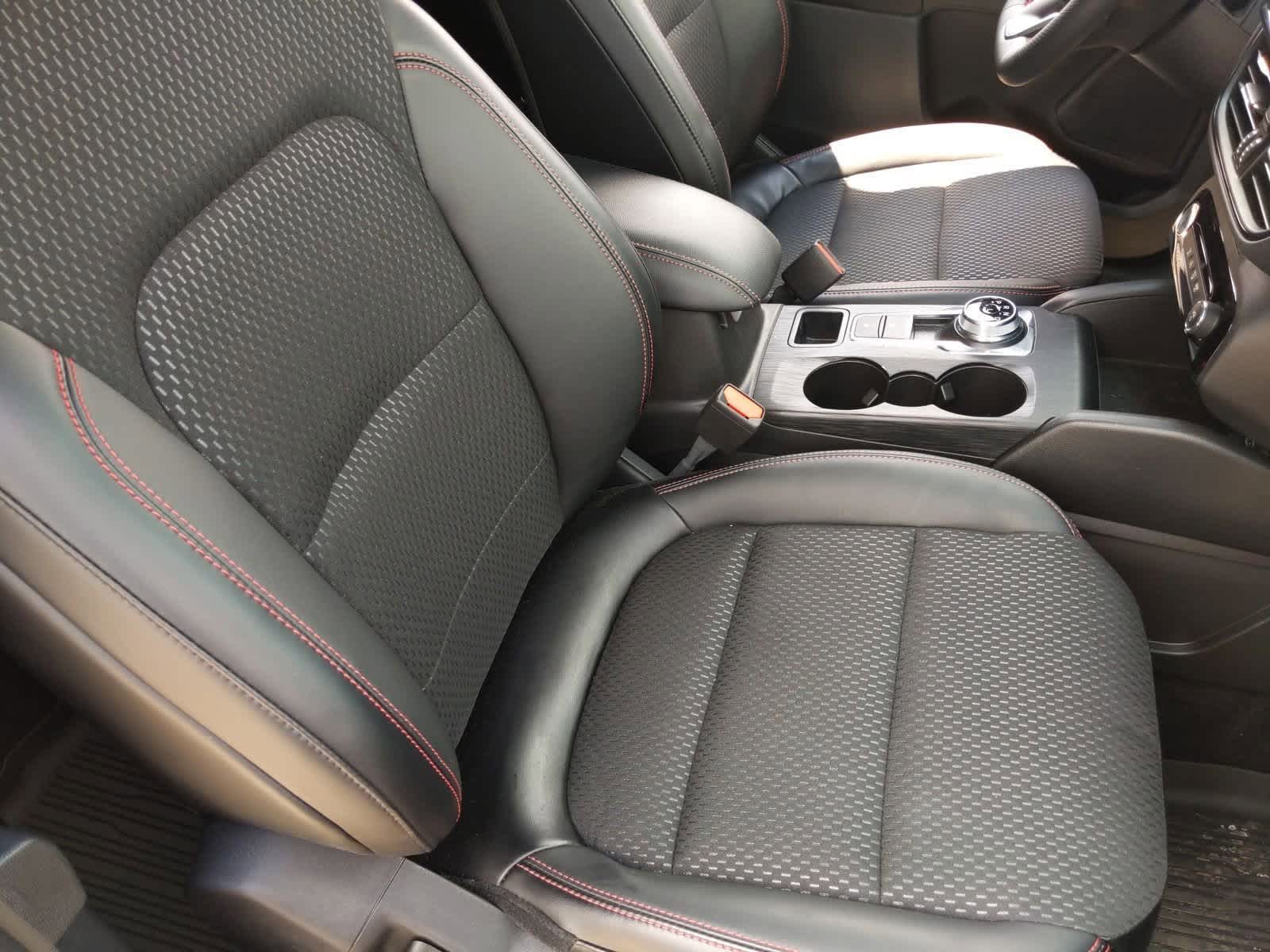 2025 Ford Escape ST-Line 21