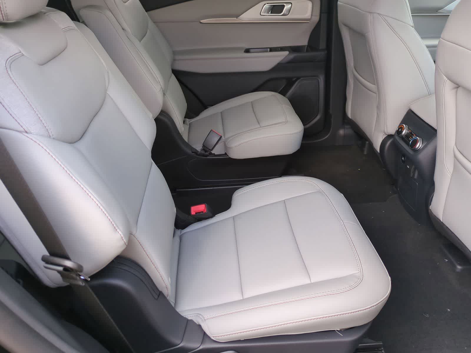 Thumbnail: 2026 Ford Explorer - 20