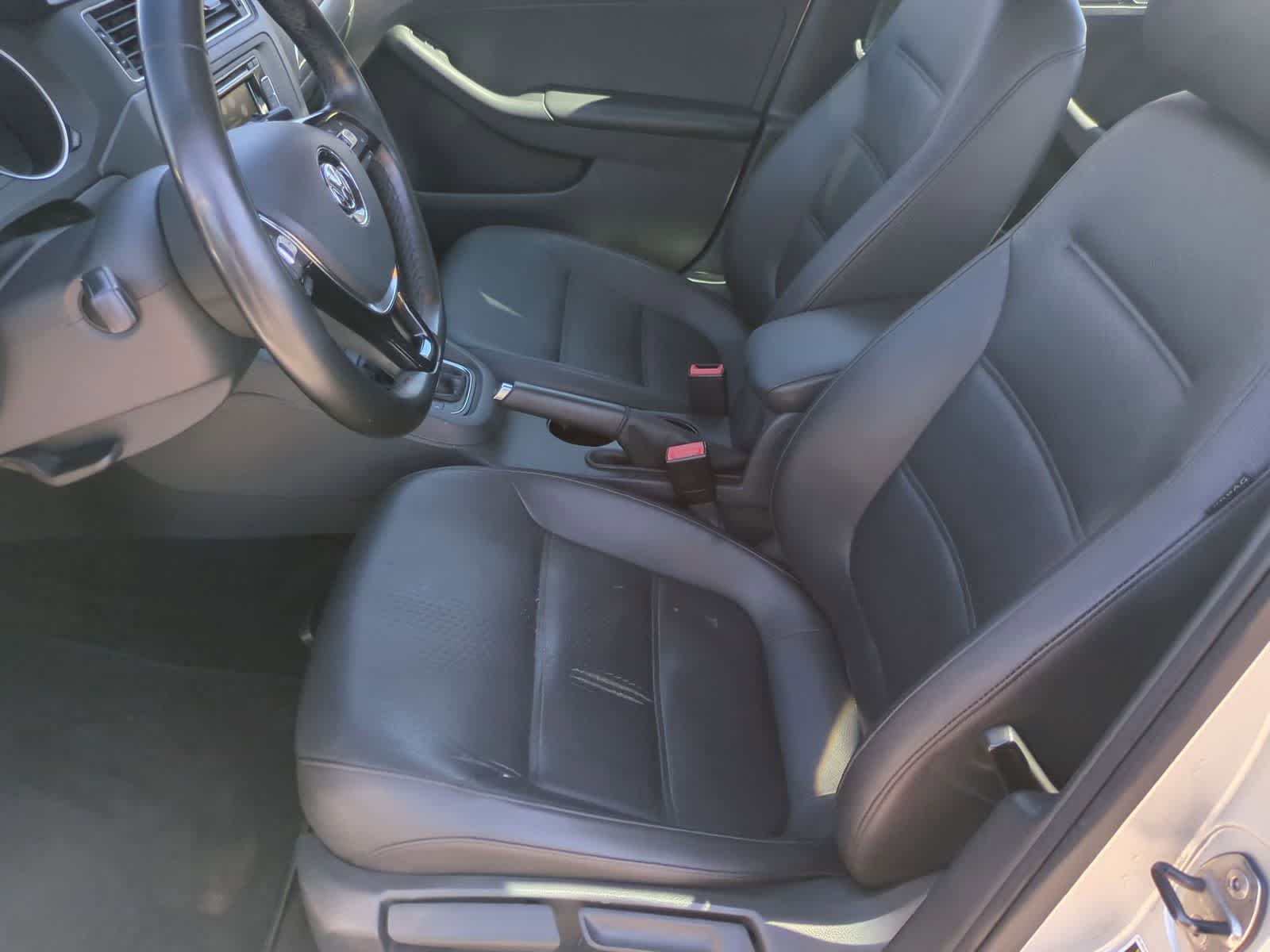 Thumbnail: 2015 Volkswagen Jetta - 16