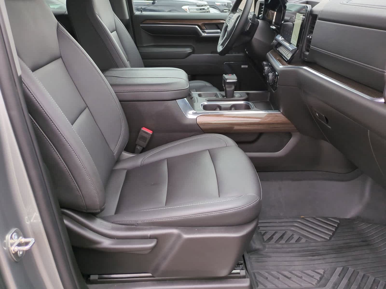 Thumbnail: 2024 Chevrolet Silverado 1500 - 21