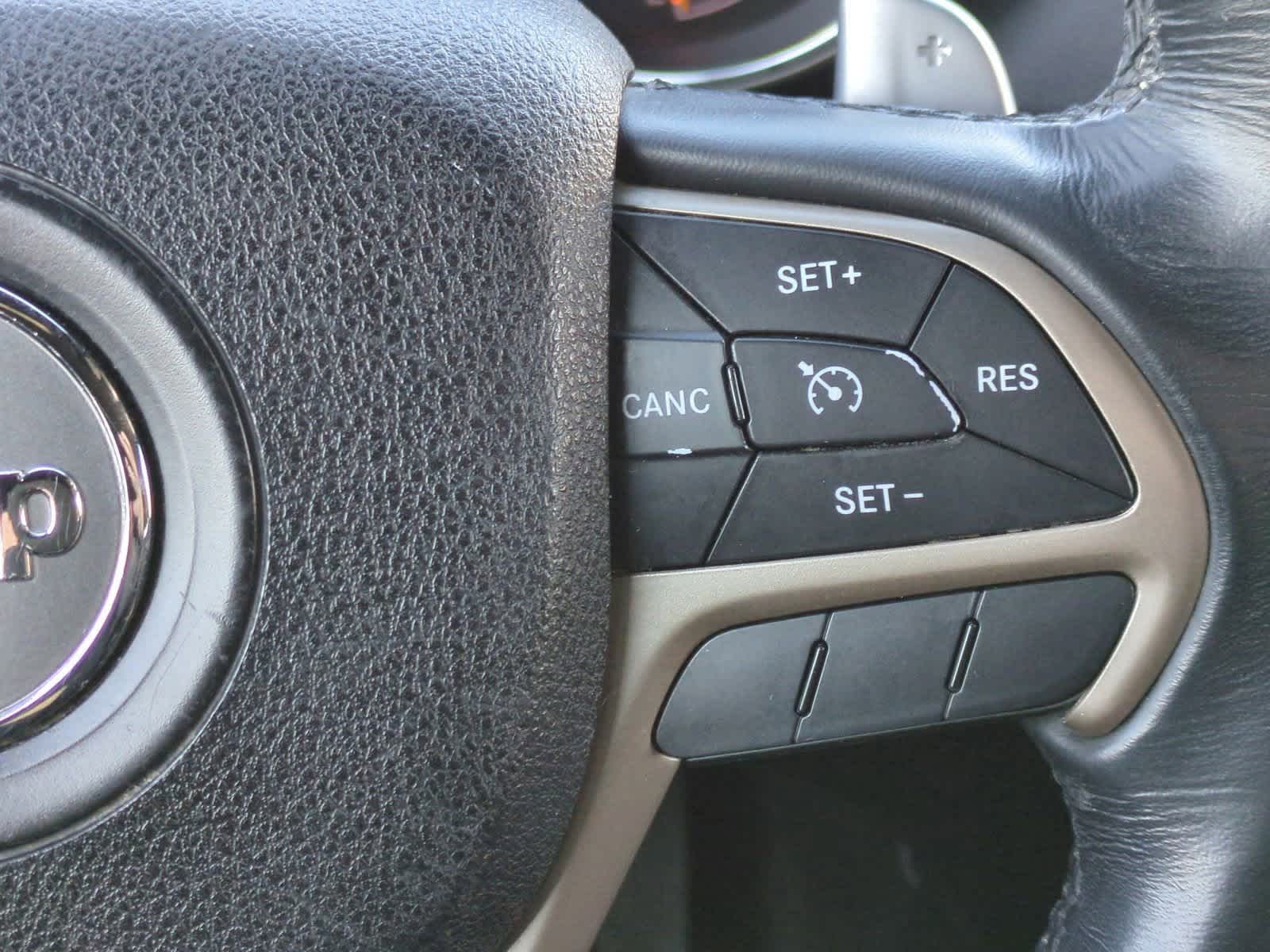 Thumbnail: 2015 Jeep Grand Cherokee - 24