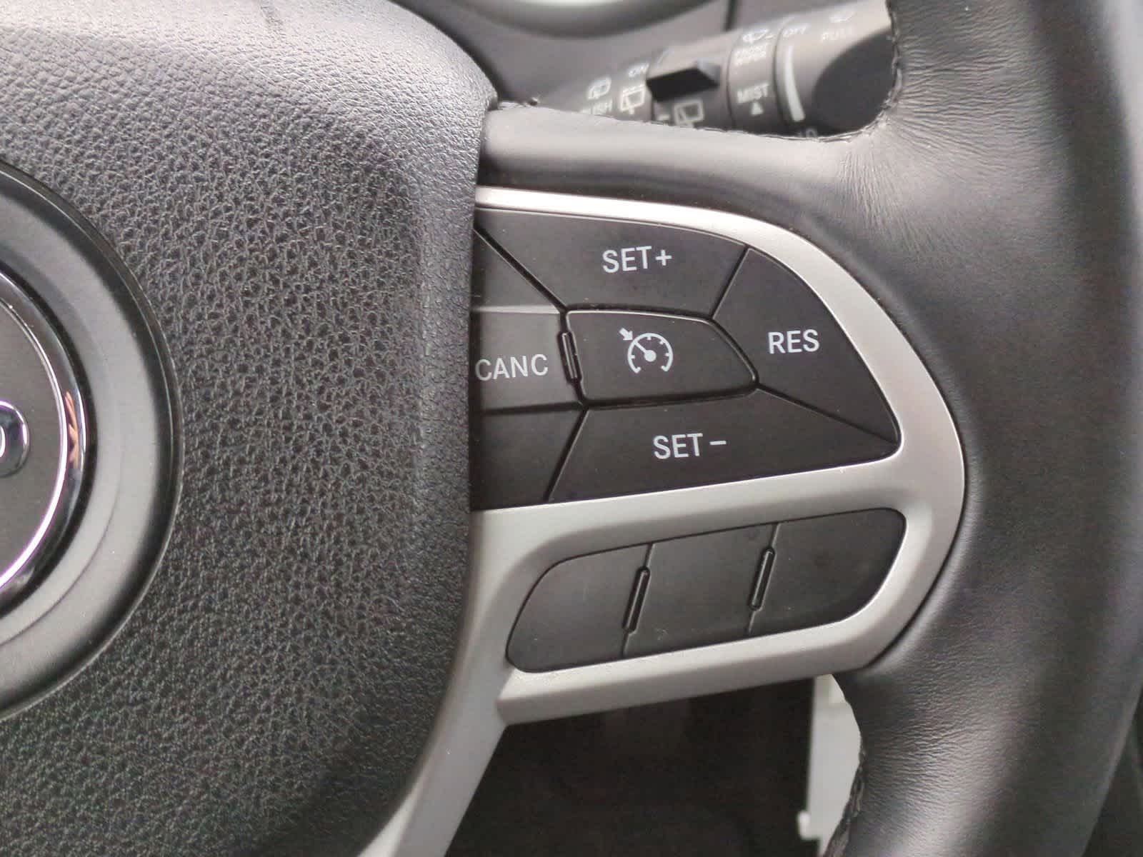 Thumbnail: 2017 Jeep Cherokee - 24