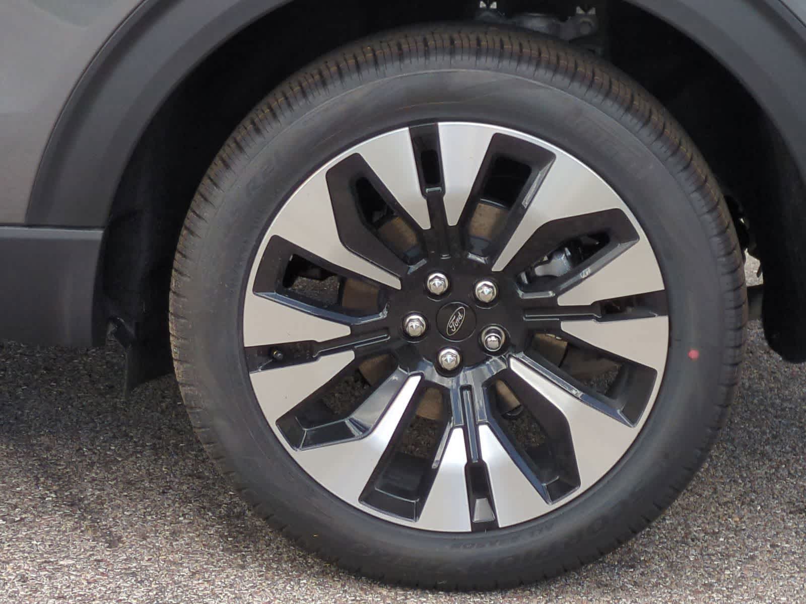 Thumbnail: 2026 Ford Explorer - 14