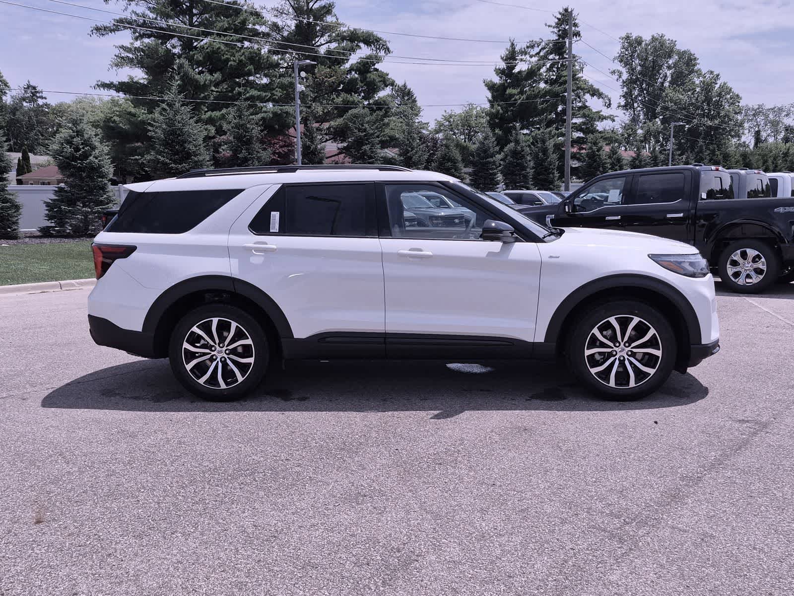 Thumbnail: 2026 Ford Explorer - 9