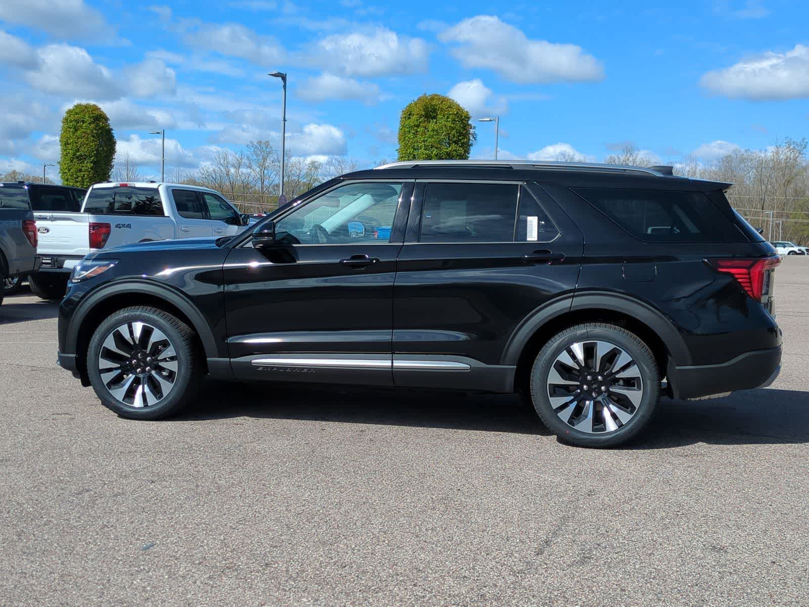 Thumbnail: 2026 Ford Explorer - 5