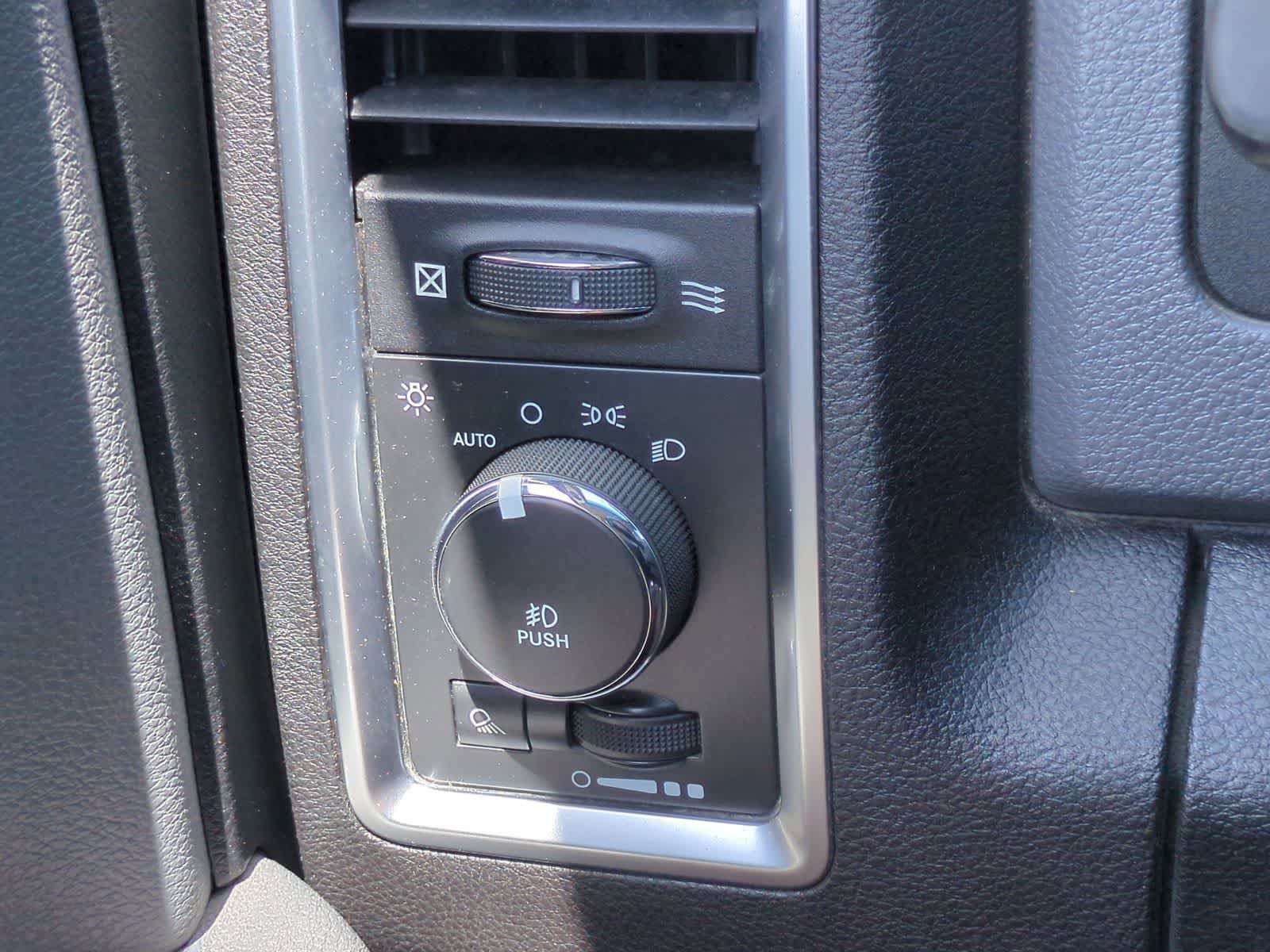 Thumbnail: 2014 RAM 1500 - 26