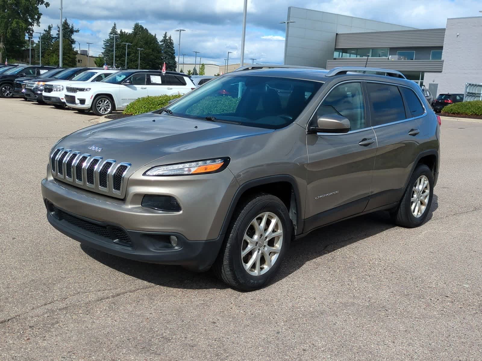 Thumbnail: 2017 Jeep Cherokee - 4