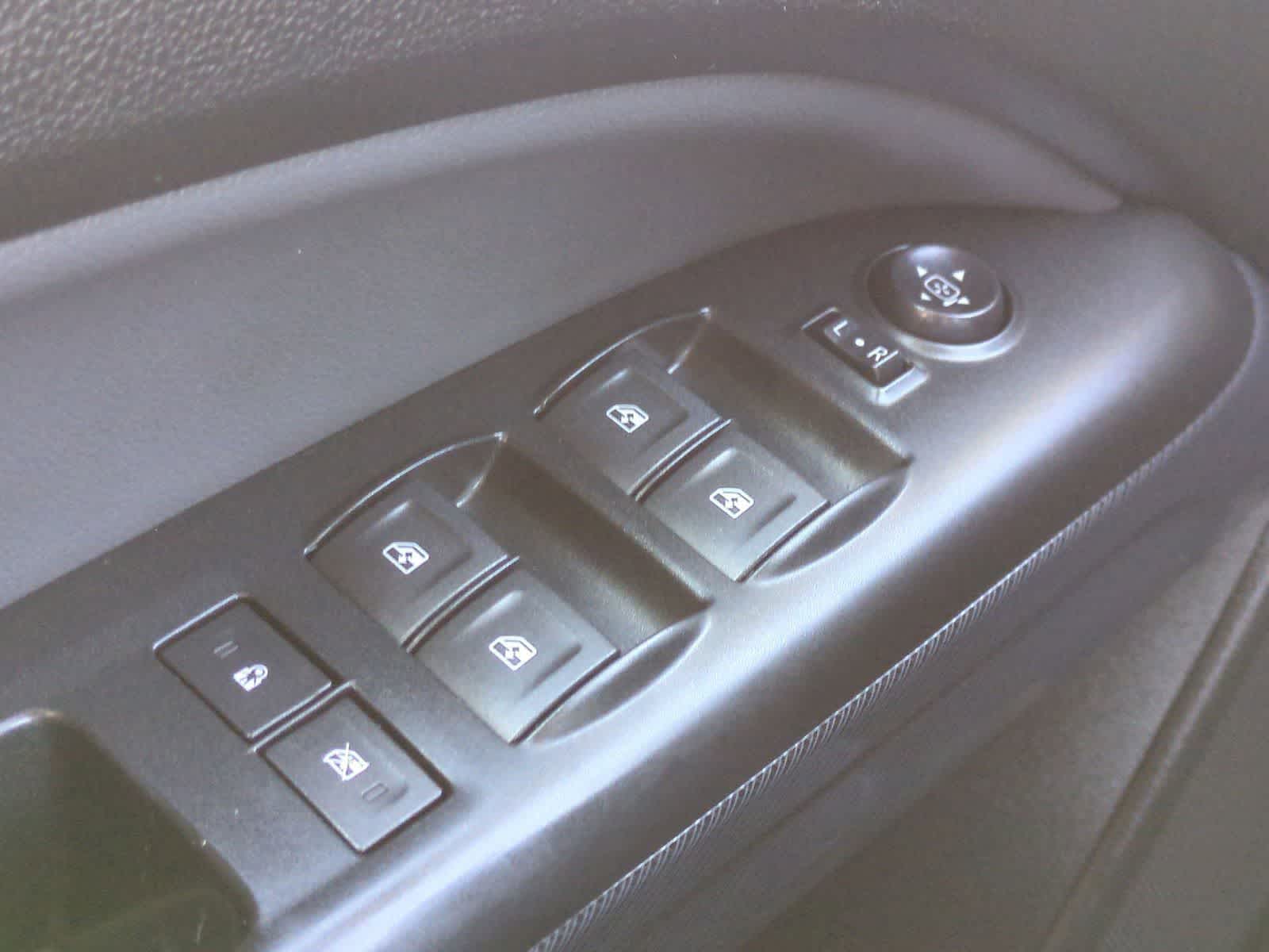 Thumbnail: 2018 Chevrolet Colorado - 28