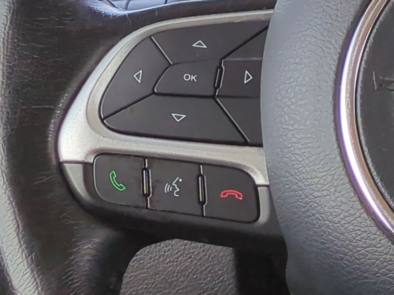 Thumbnail: 2018 Jeep Renegade - 23