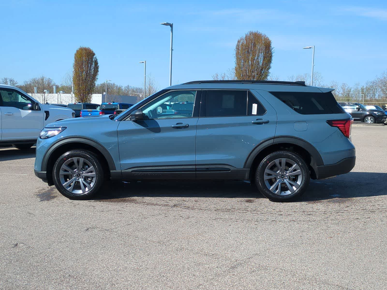 Thumbnail: 2026 Ford Explorer - 5
