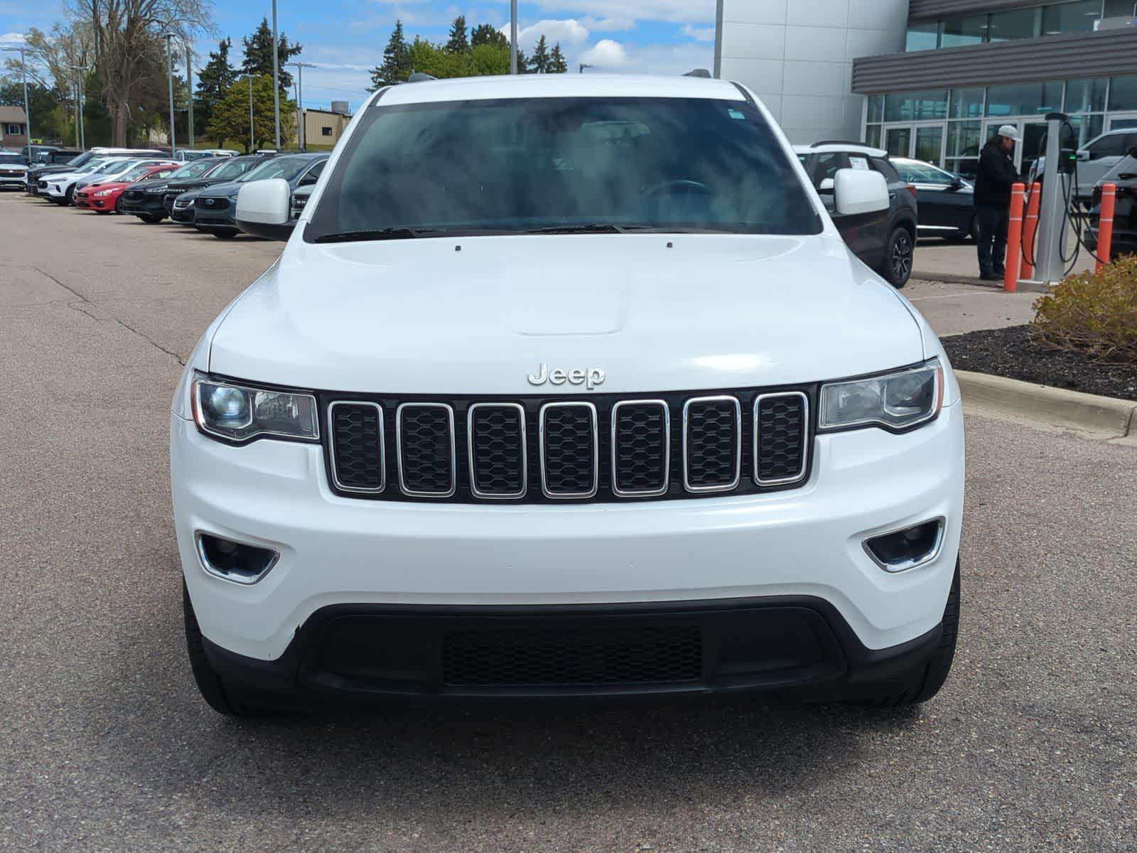 Thumbnail: 2018 Jeep Grand Cherokee - 3