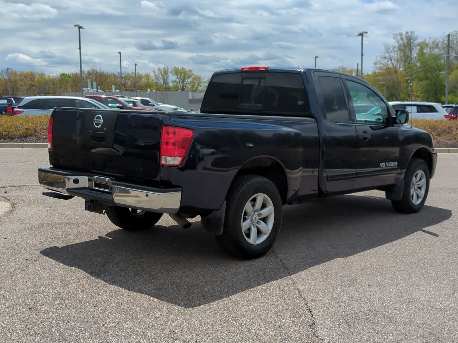 Thumbnail: 2011 Nissan Titan - 8
