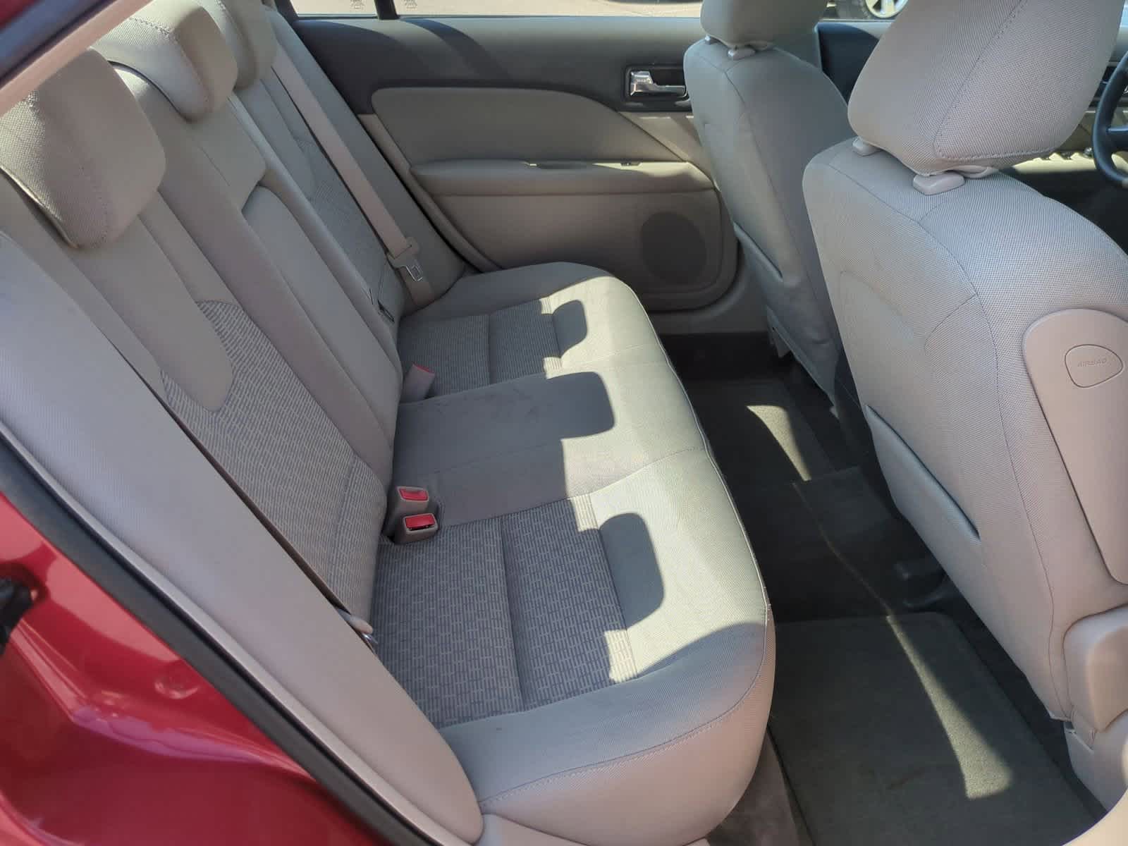 Thumbnail: 2010 Ford Fusion - 21