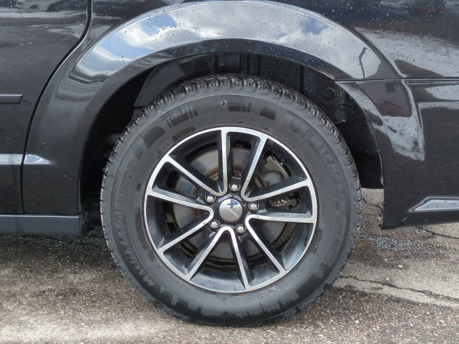 Thumbnail: 2017 Dodge Grand Caravan - 14