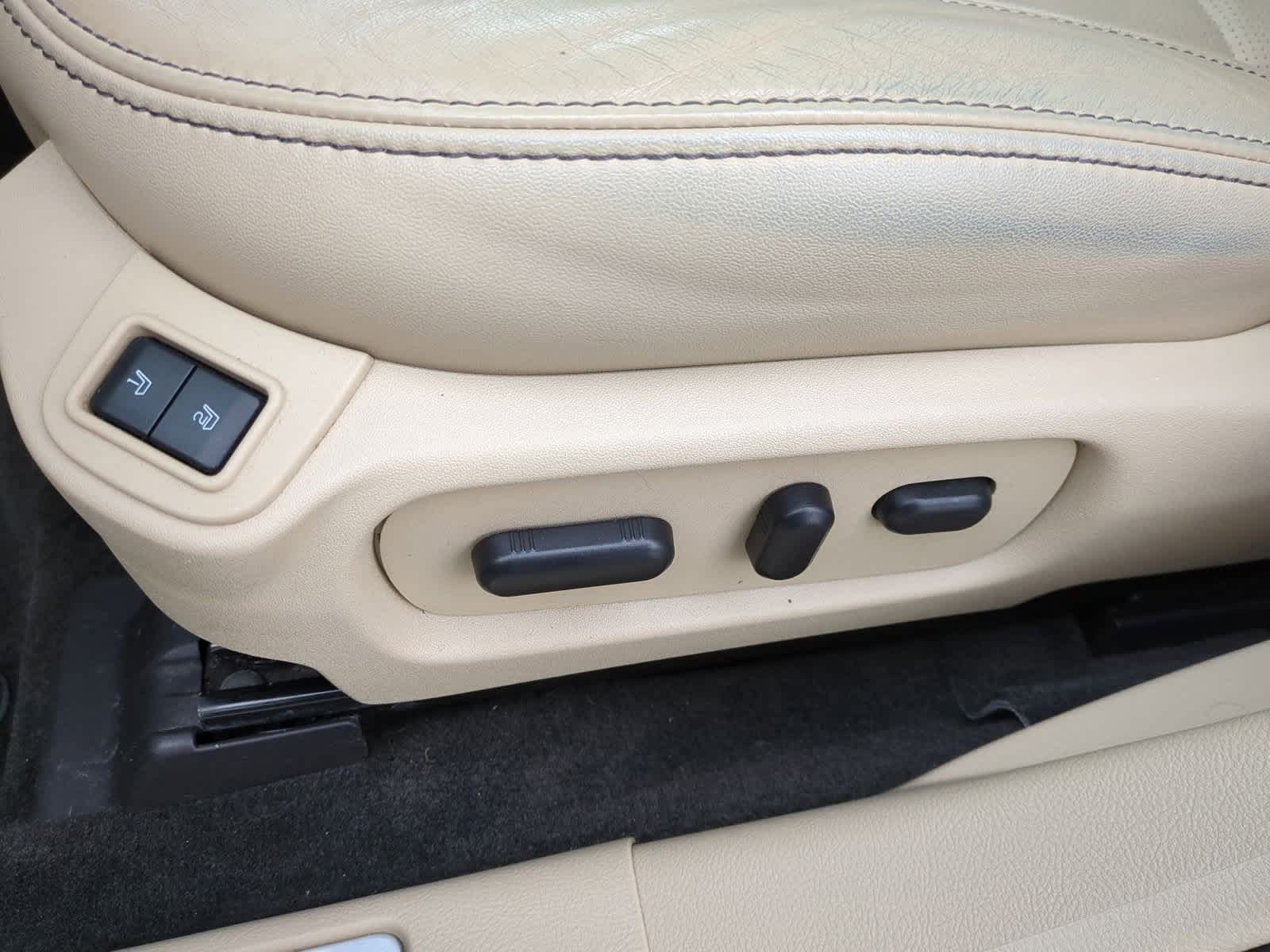 Thumbnail: 2013 Ford Taurus - 17