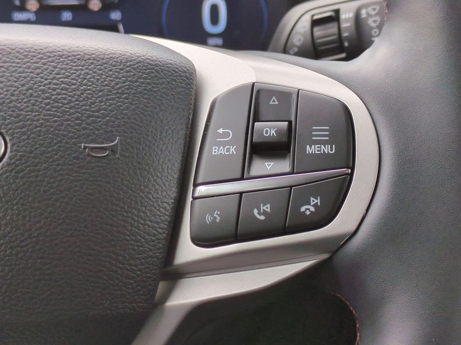 2025 Ford Explorer Active 24