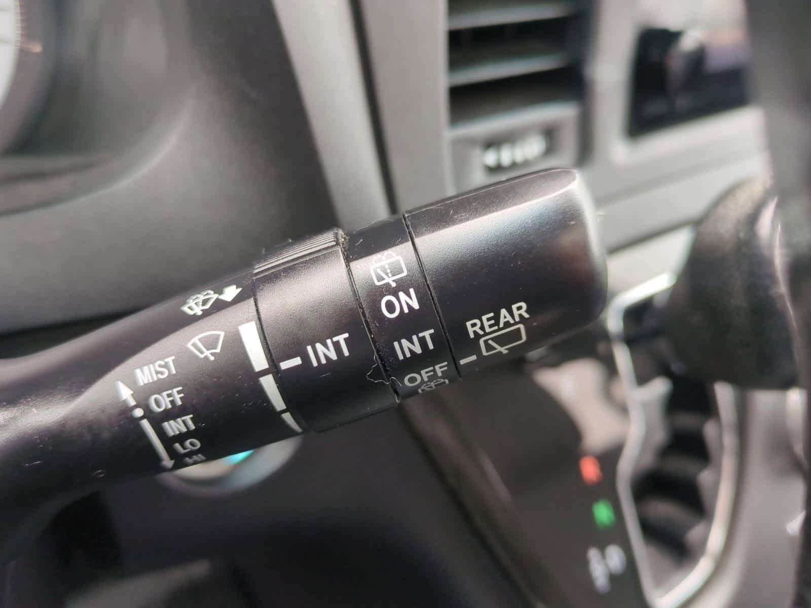 Thumbnail: 2015 Toyota Sienna - 29