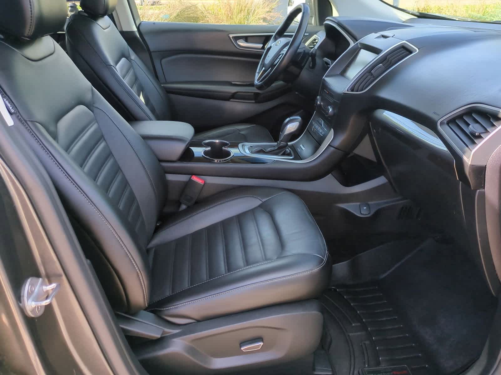 Thumbnail: 2015 Ford Edge - 21