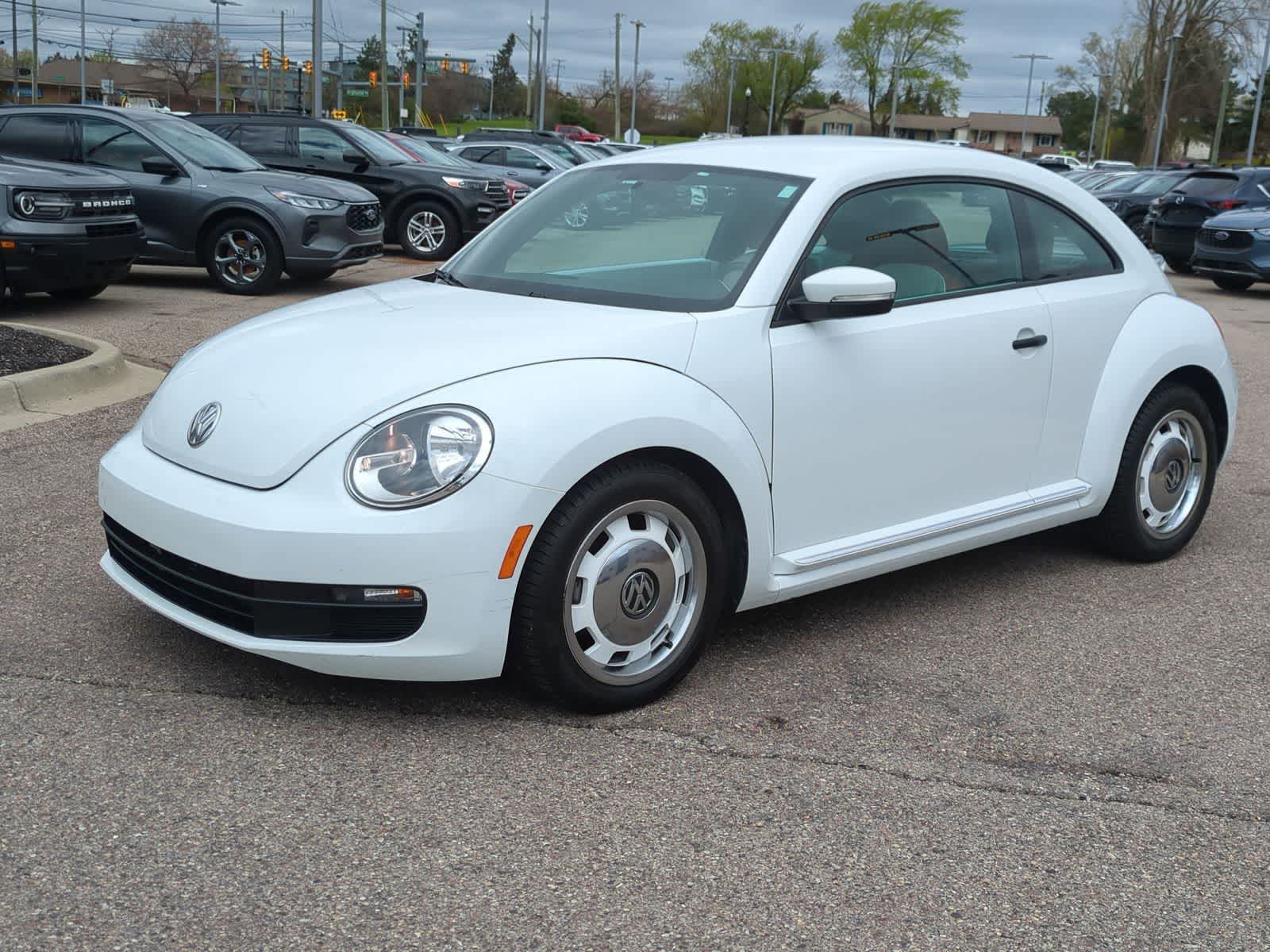 Thumbnail: 2016 Volkswagen Beetle - 4
