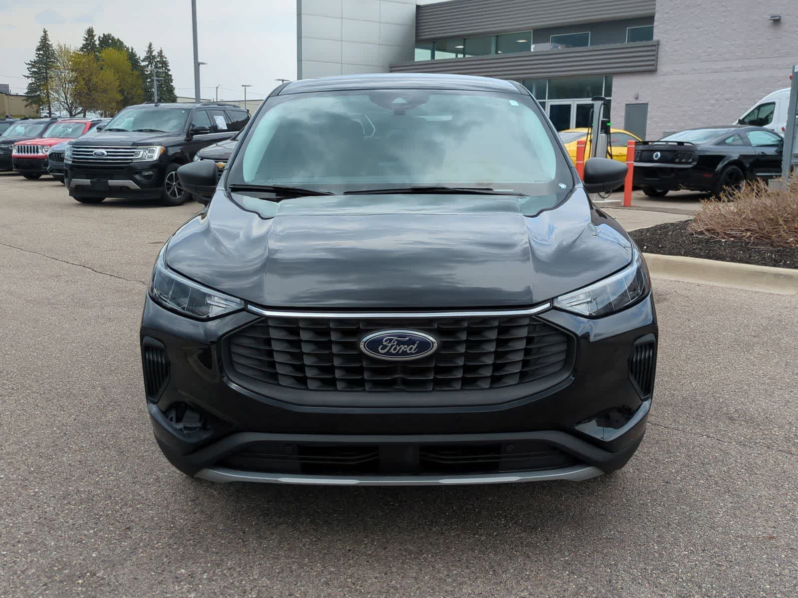 Thumbnail: 2023 Ford Escape - 3