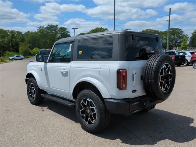 2023 Ford Bronco Outer Banks 3