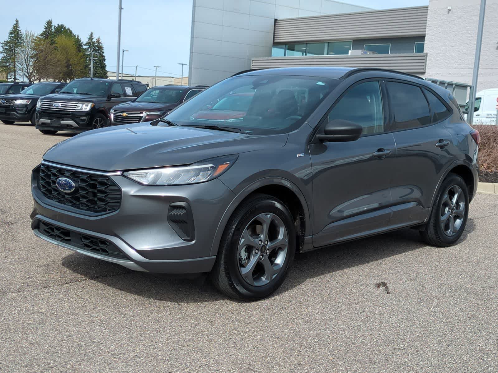 Thumbnail: 2023 Ford Escape - 4