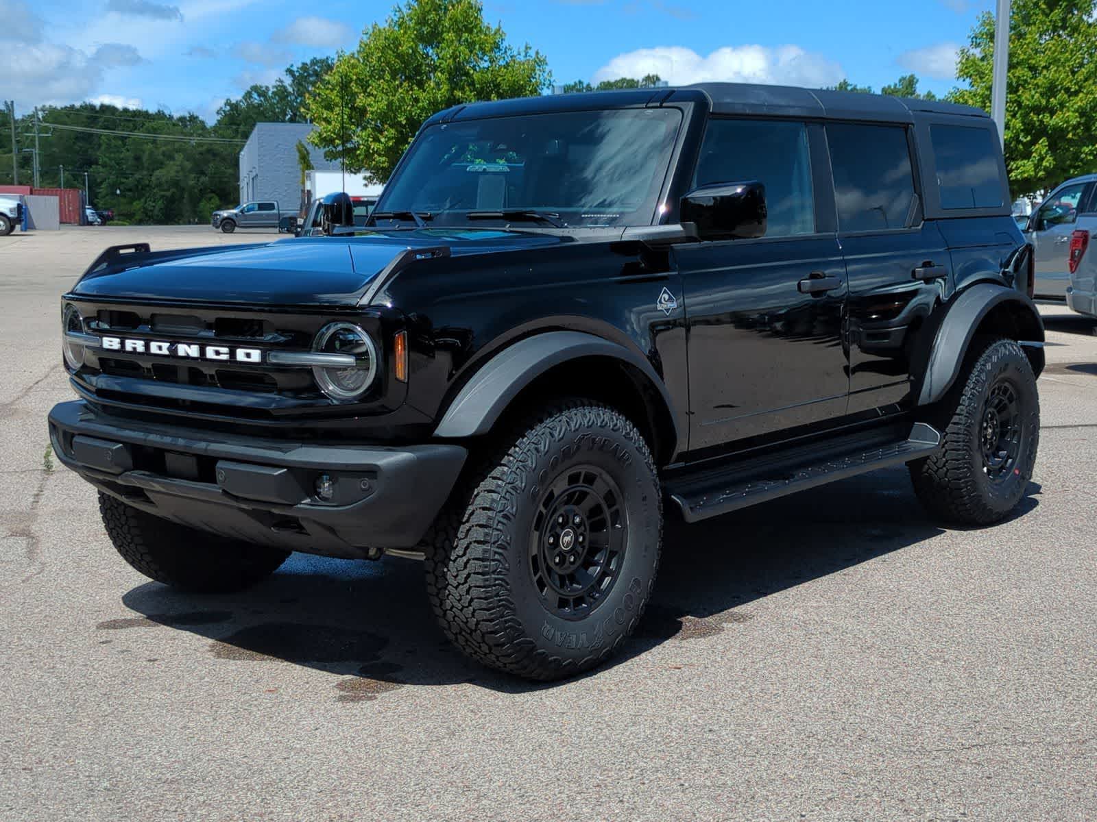 Thumbnail: 2026 Ford Bronco - 4