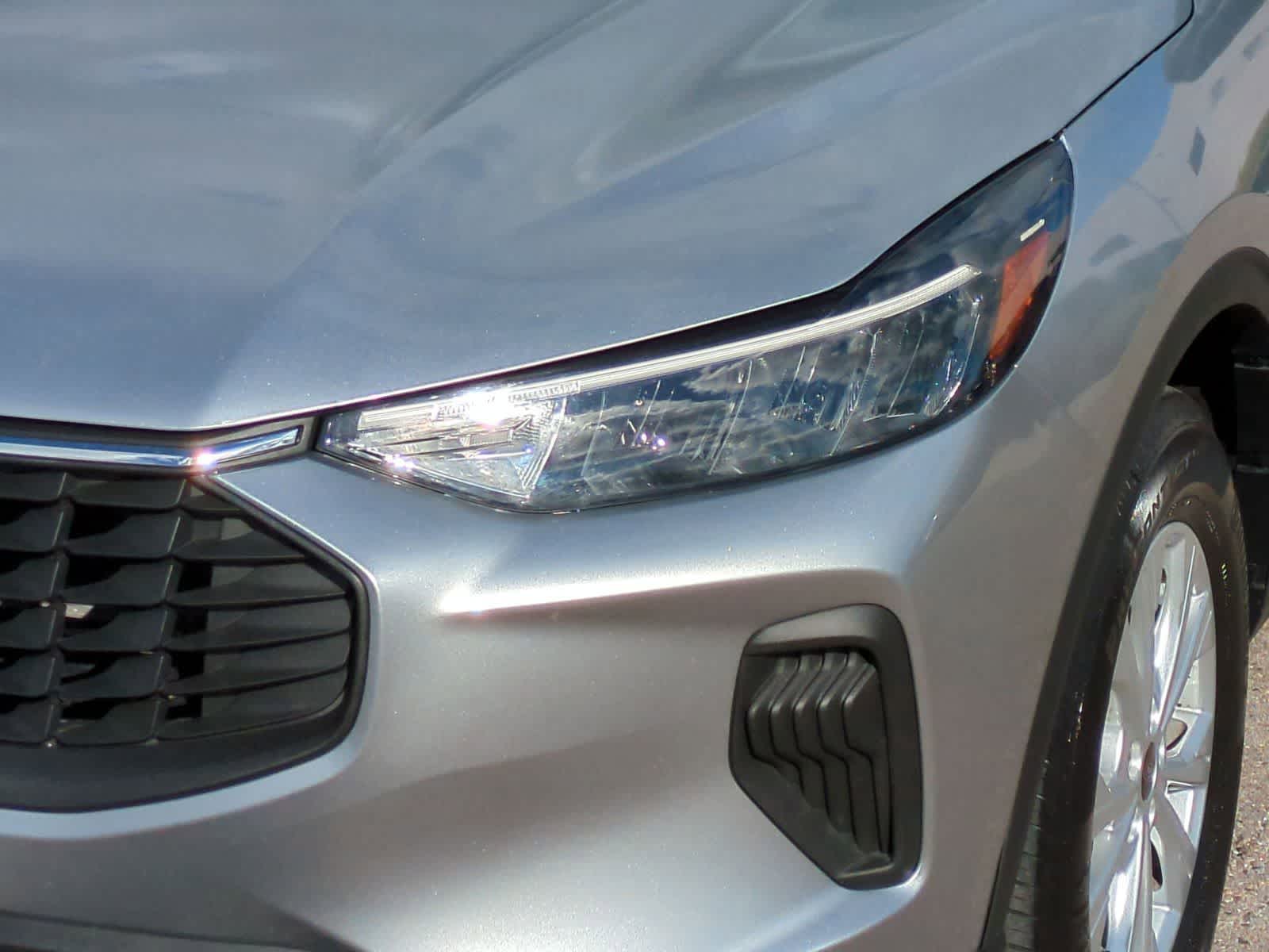 Thumbnail: 2023 Ford Escape - 11