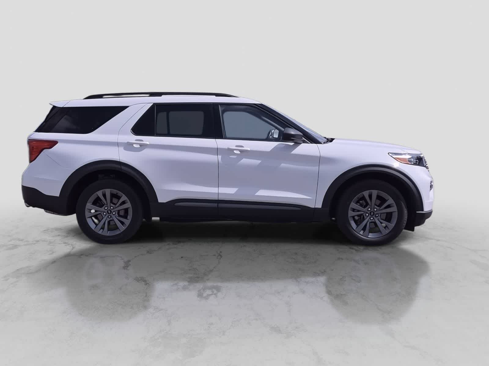 Thumbnail: 2021 Ford Explorer - 9