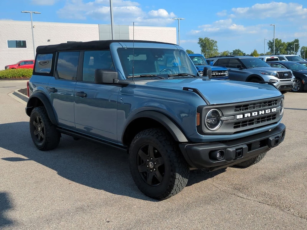 Used 2023 Ford Bronco Black Diamond SUV