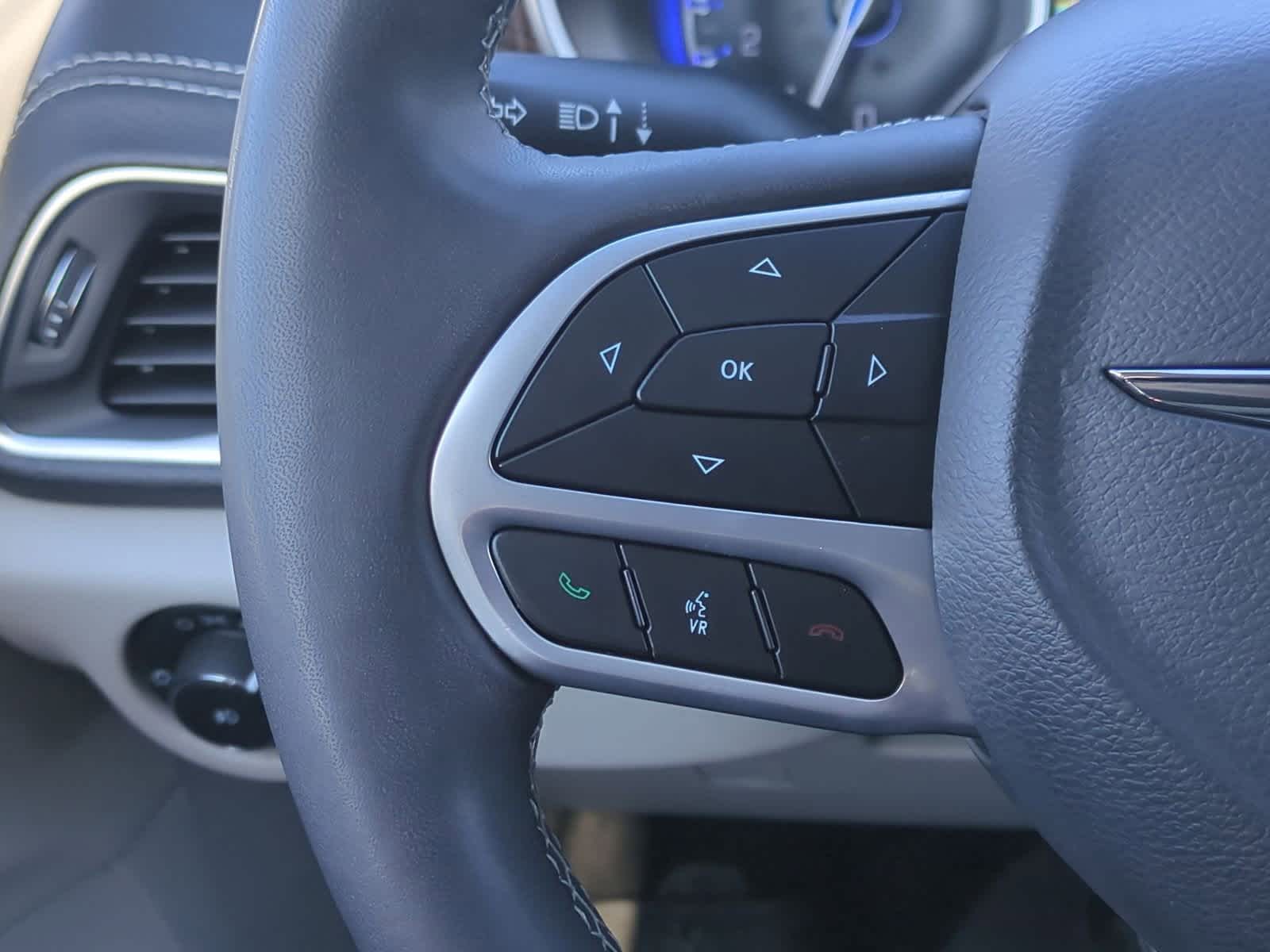 Thumbnail: 2023 Chrysler Pacifica - 27