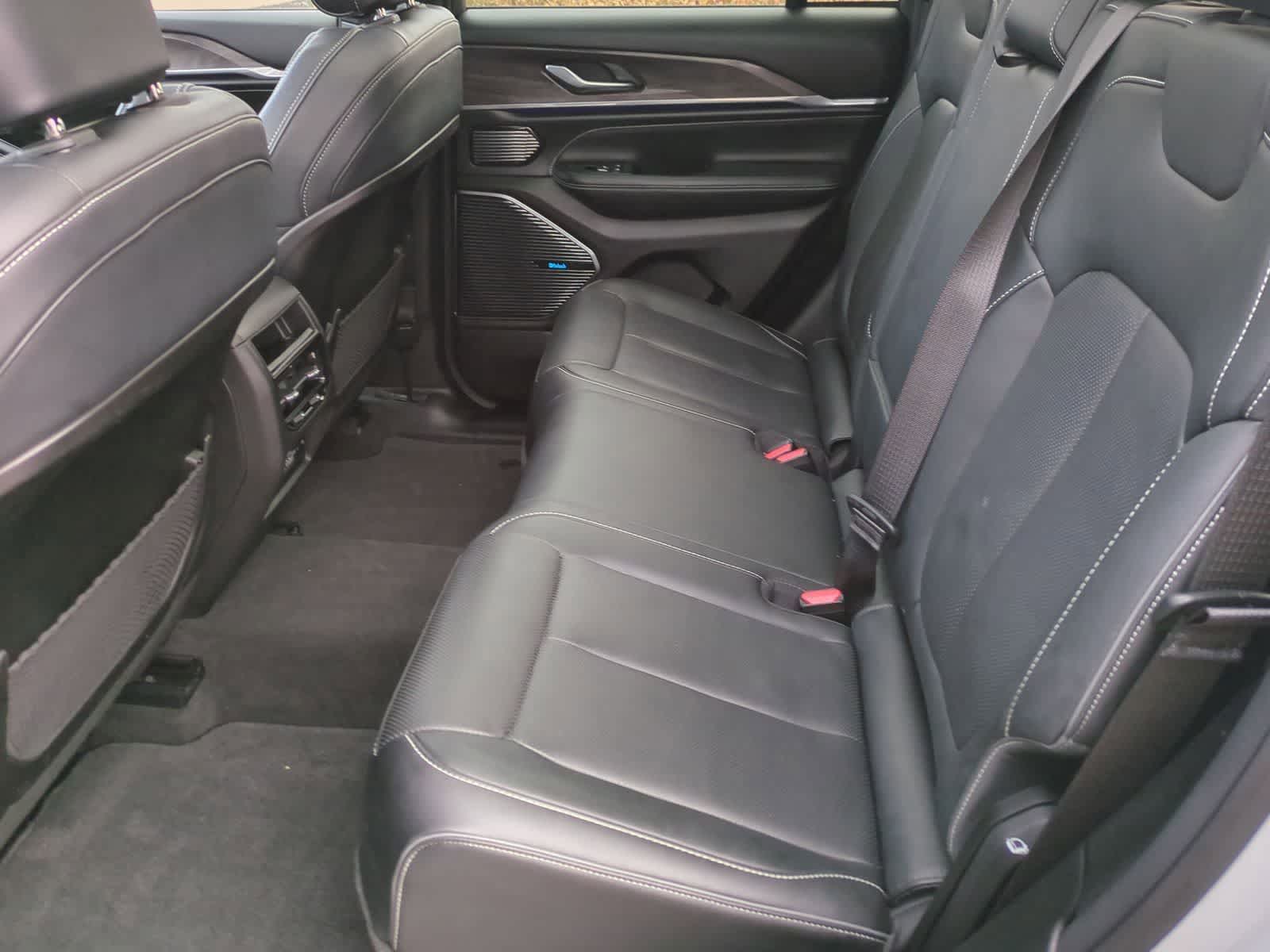 Thumbnail: 2022 Jeep Grand Cherokee - 20