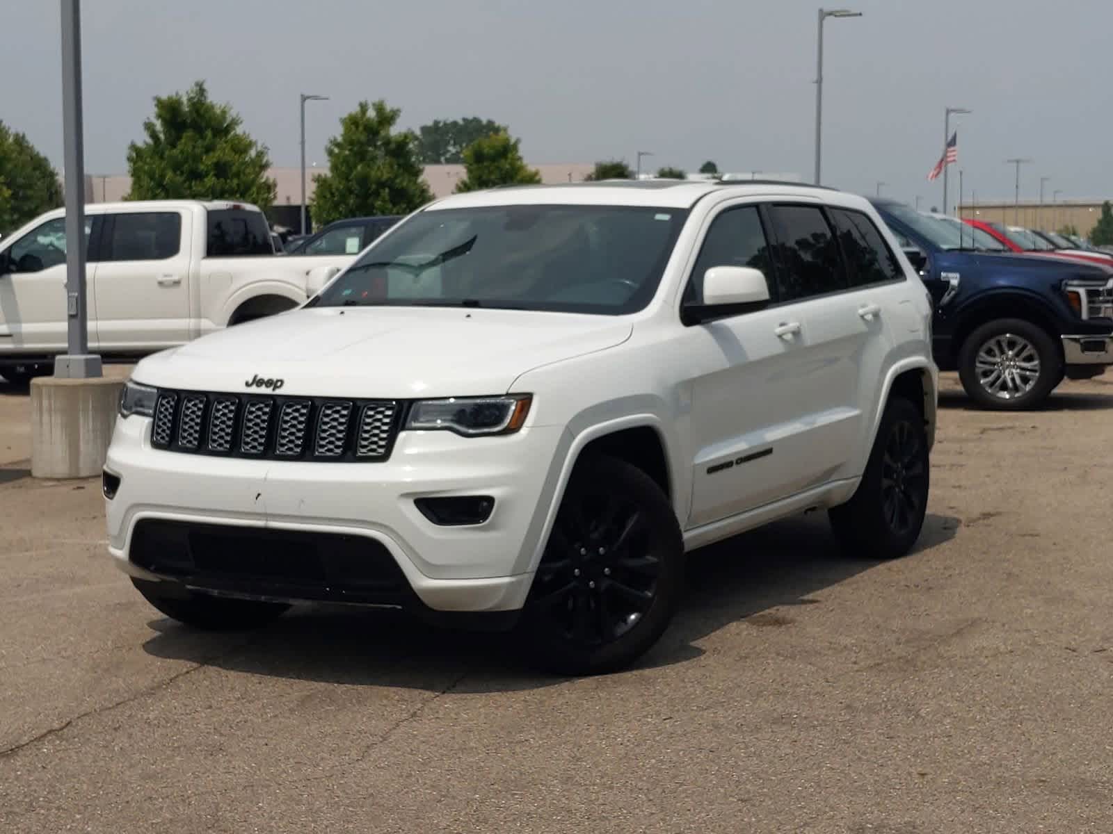 Thumbnail: 2020 Jeep Grand Cherokee - 1