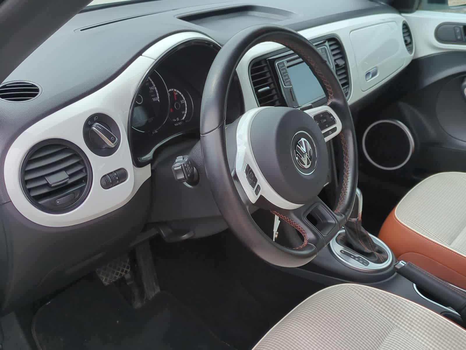 Thumbnail: 2016 Volkswagen Beetle - 10