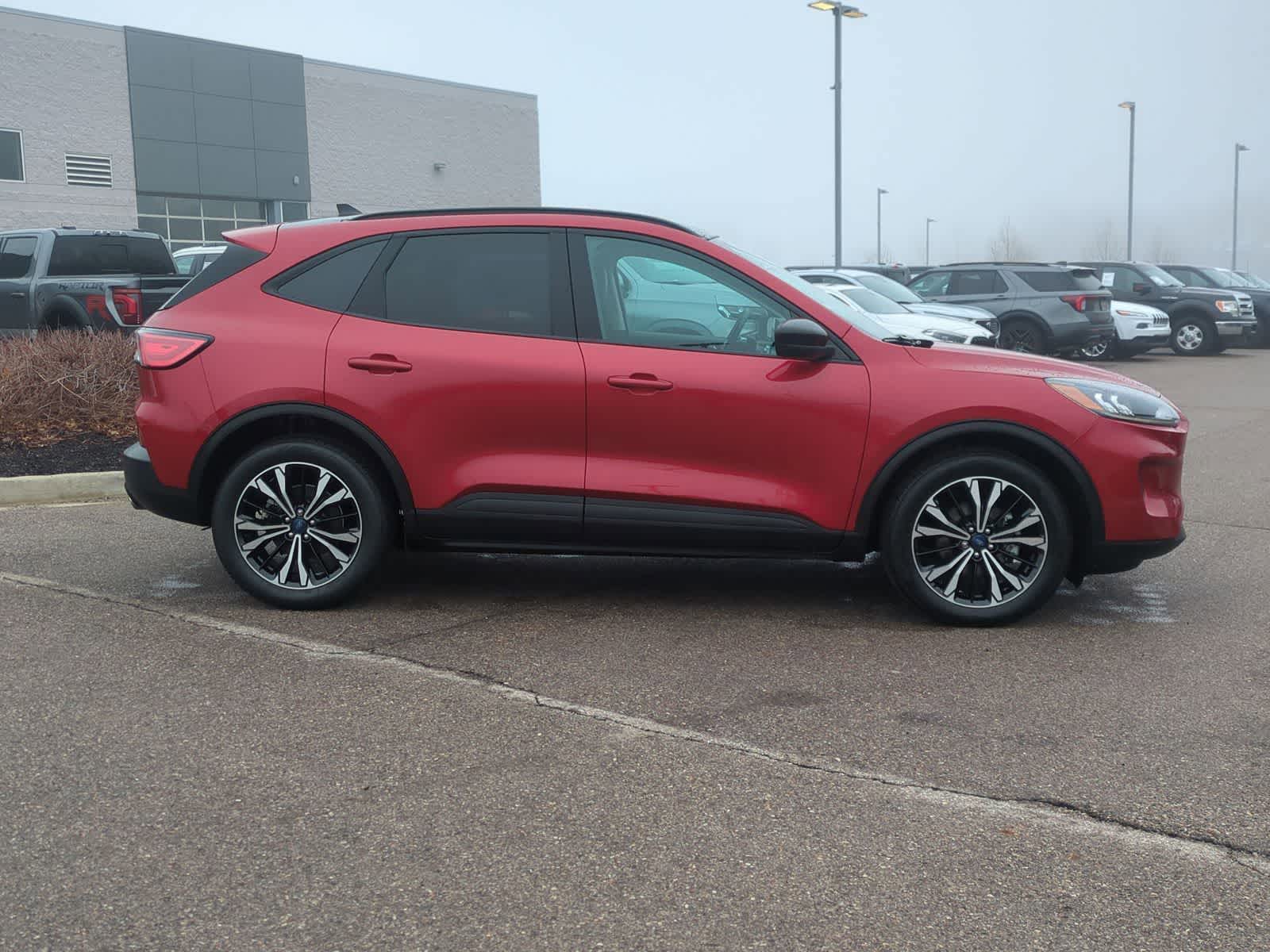 Thumbnail: 2022 Ford Escape - 9