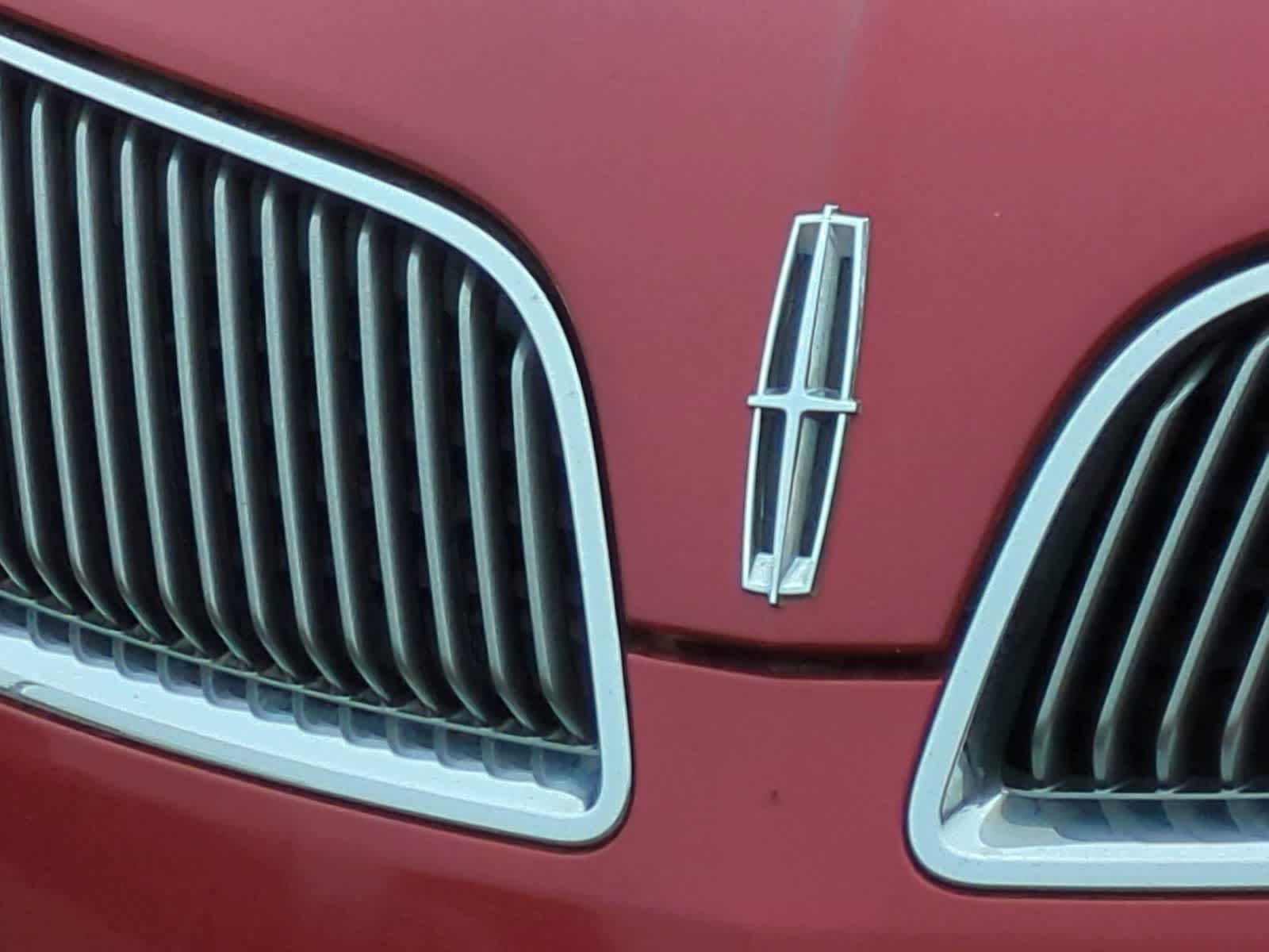 Thumbnail: 2013 Lincoln MKS - 12