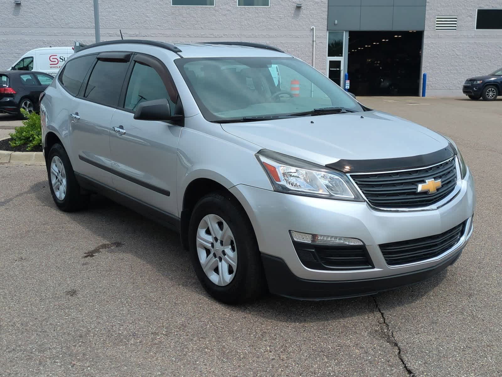 Thumbnail: 2017 Chevrolet Traverse - 2