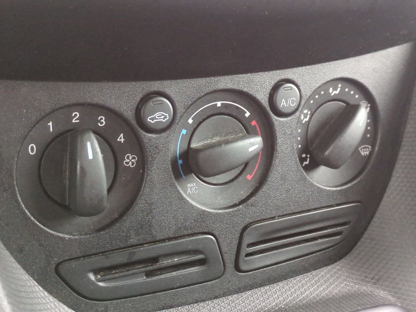 Thumbnail: 2014 Ford Transit Series - 27