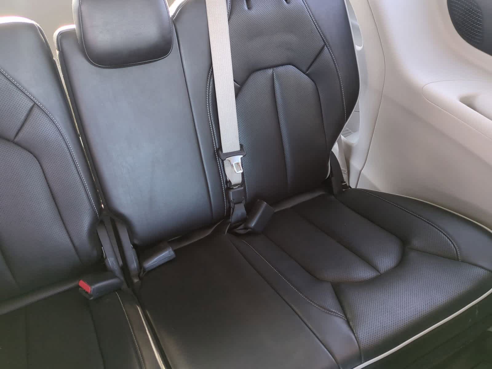 Thumbnail: 2023 Chrysler Pacifica - 22