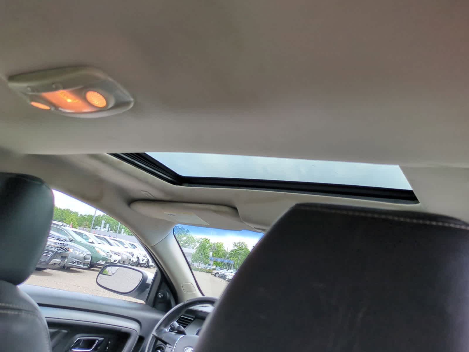 Thumbnail: 2012 Ford Taurus - 22