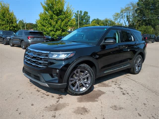 2025 Ford Explorer Active Hero Image