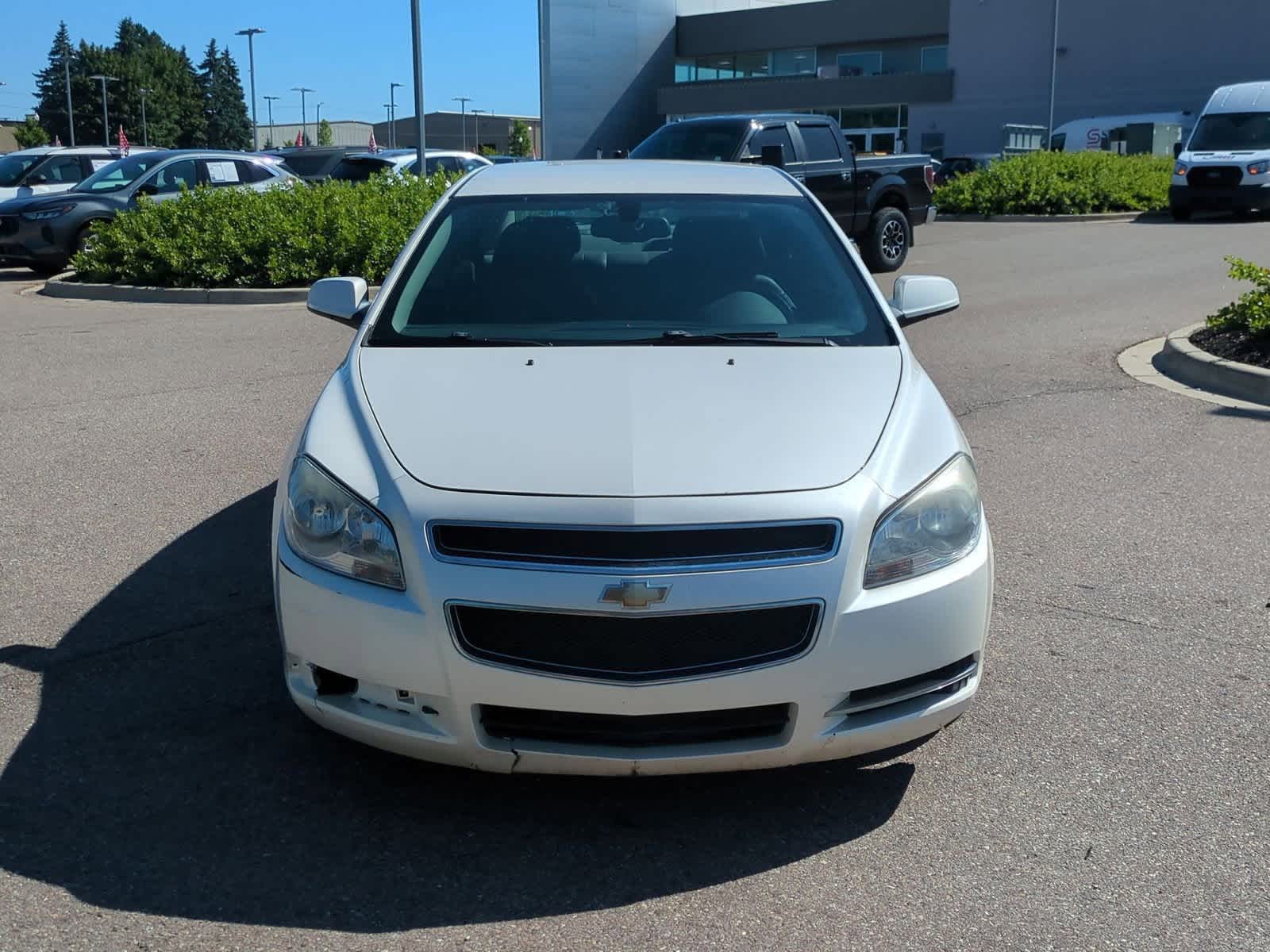 Thumbnail: 2010 Chevrolet Malibu - 3