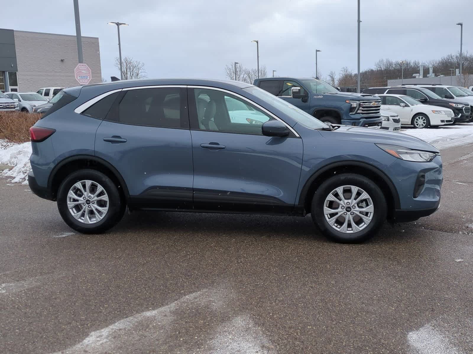 Thumbnail: 2023 Ford Escape - 9