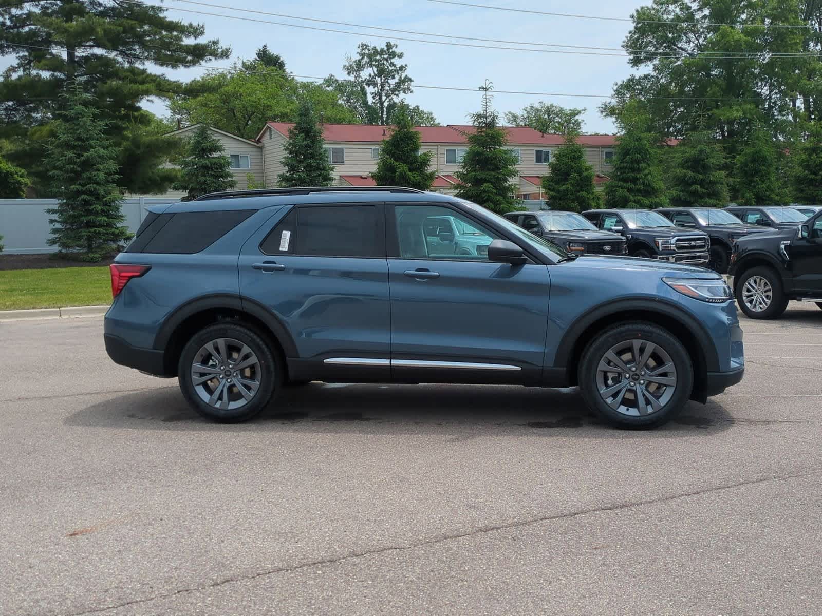 2025 Ford Explorer Active 9